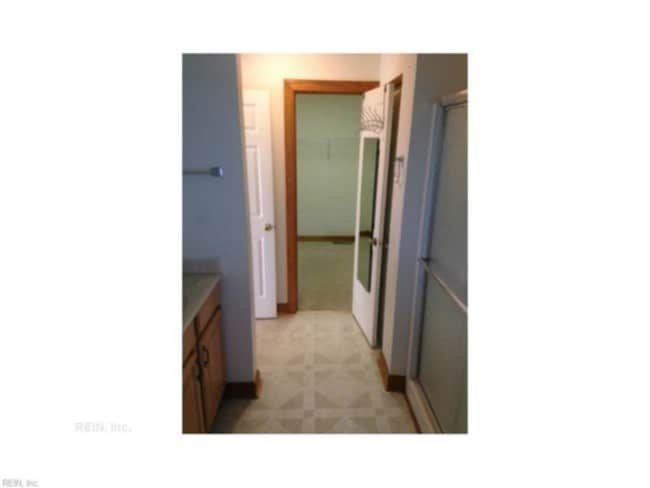 Building Photo - 12158 6 Ponds Ln