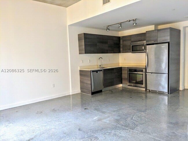 Foto del edificio - 151 SE 1st St