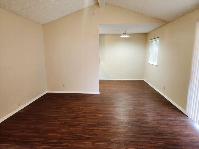 Building Photo - 3 Bedroom Refresh in South Fort Worth