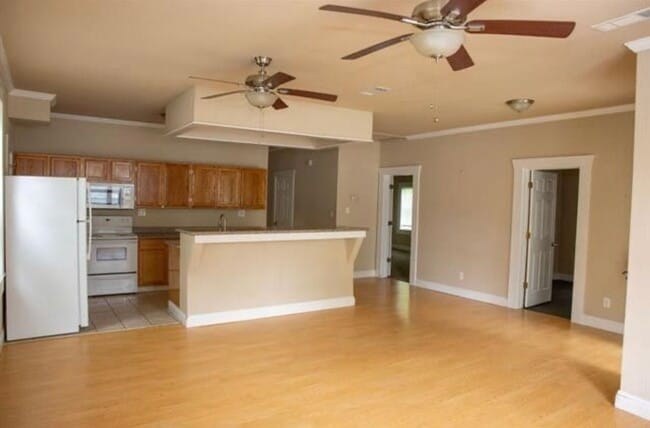 Foto del edificio - Spacious and Cute!!
