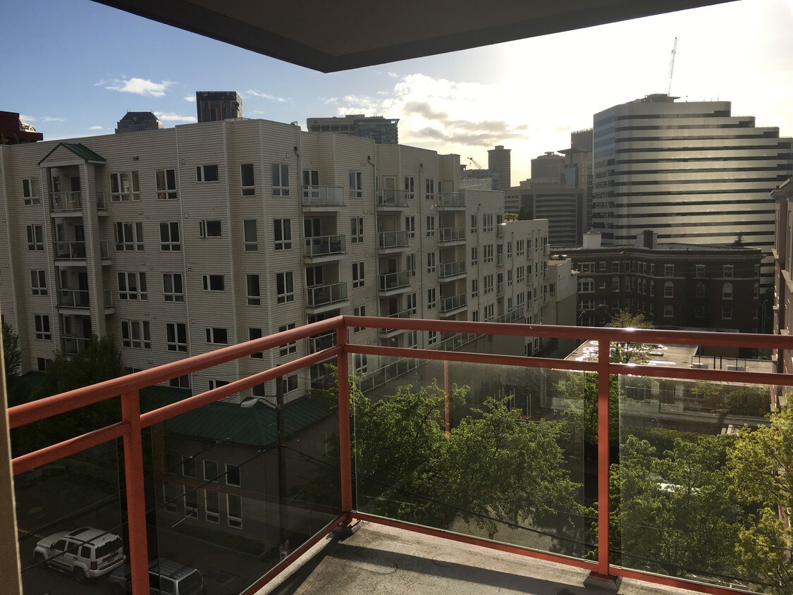Foto principal - 1700 Bellevue Ave