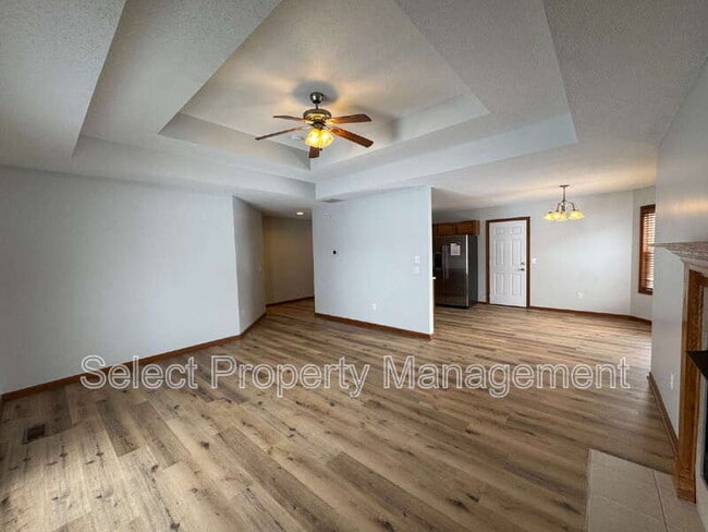 Building Photo - 829 Willen Ln