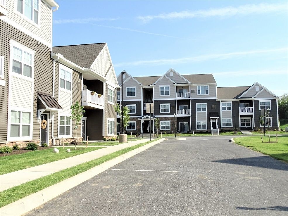 200 Holly Tree Rd Unit I, Manheim, PA 17545 Room for Rent in Manheim