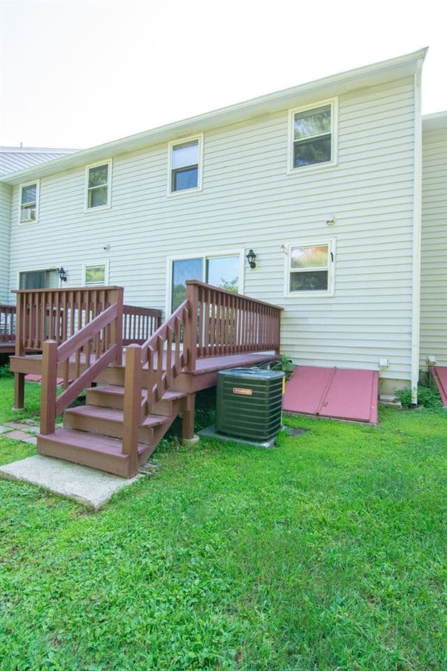 Building Photo - 265 Winding Pond Rd