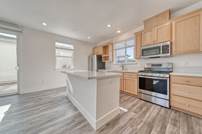 Building Photo - 2221 Tapia Wy