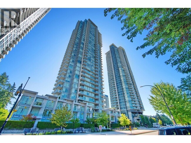 Photo du bâtiment - 6588-6588 Nelson Ave