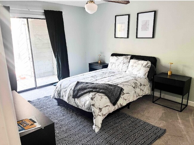 Foto del edificio - 448 Deerwood St