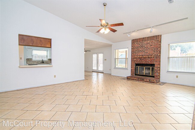 Building Photo - 3 br, 2 bath House - 3809 Gulf Av
