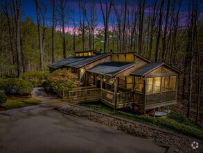Building Photo - 1115 High Country Rd