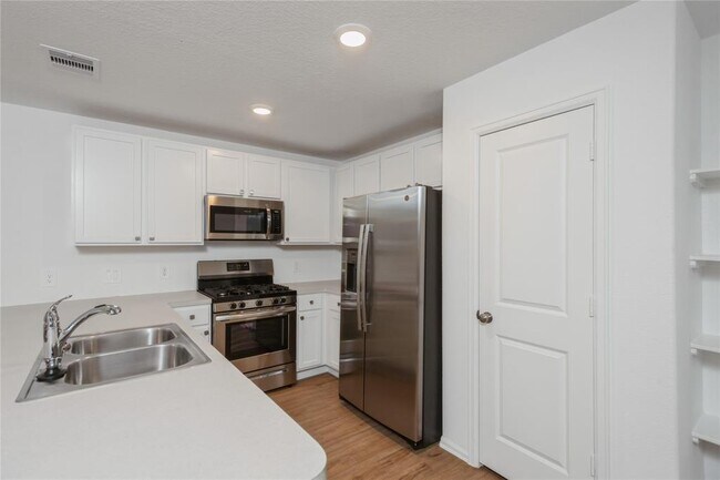 Building Photo - 937 Gentle Moss Dr