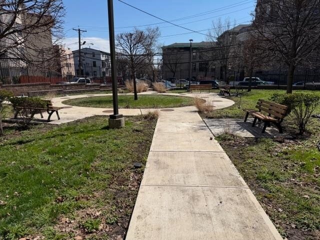 Foto del edificio - 90 Clinton Ave