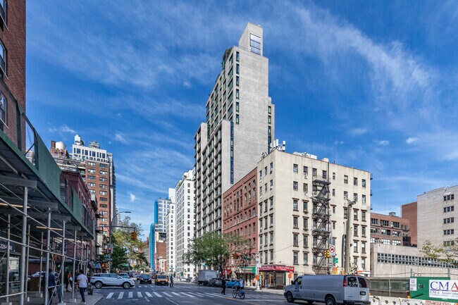 Building Photo - 261 3rd Ave