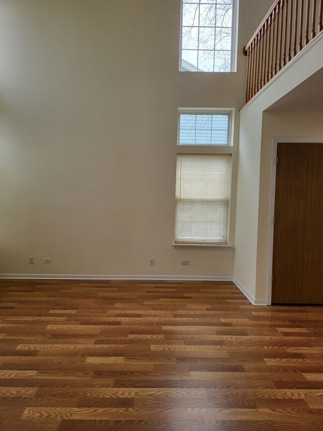 Building Photo - 229 Hawk Ct