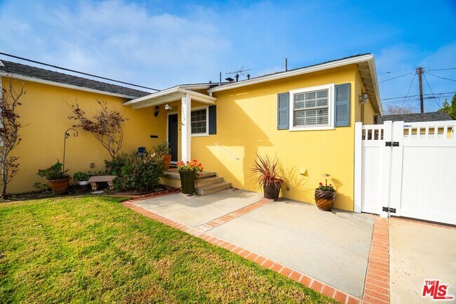 Foto del edificio - 12719 Rose Ave