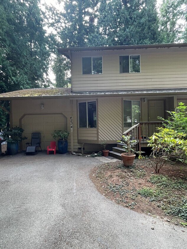 4234 Winns Hollow Ln Unit 2, Clinton, WA 98236 Room for Rent in Clinton, WA