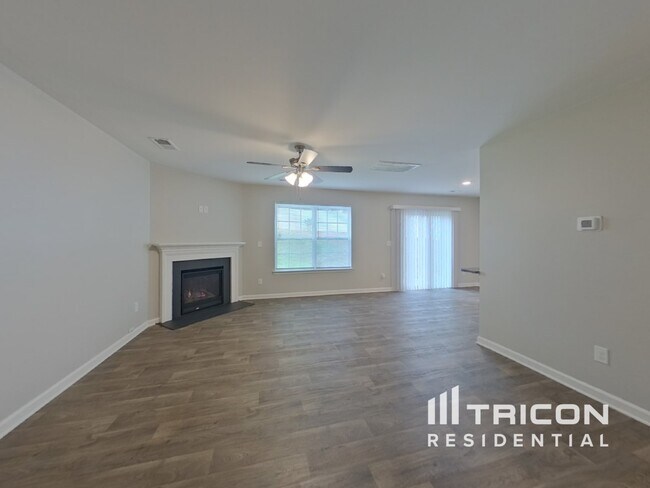 Foto del edificio - 533 Elmwood Pond Ct