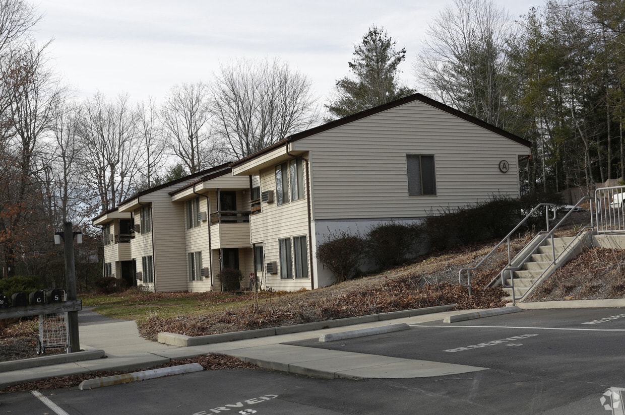 Blue Ridge Apartments in Black Mountain, NC