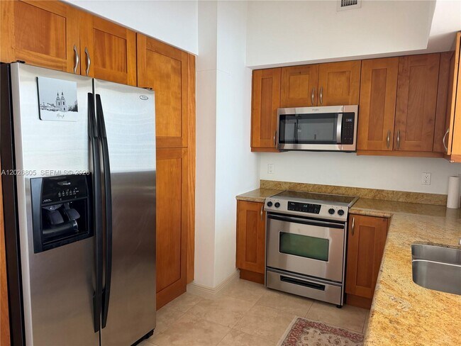Foto del edificio - 1755 E Hallandale Beach Blvd