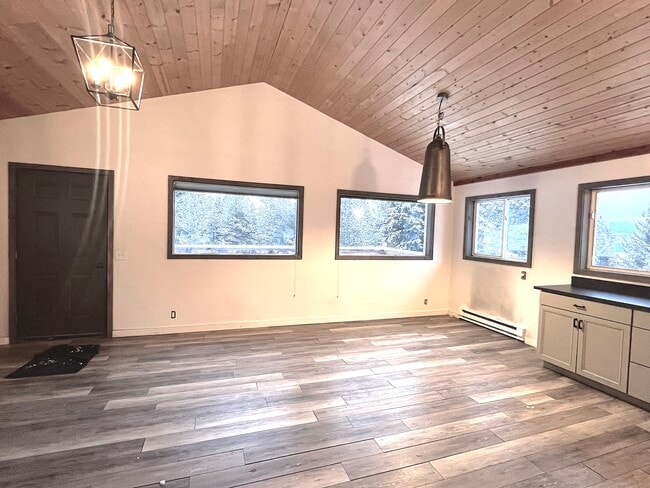 Building Photo - 1150 Hidden Ranch Rd