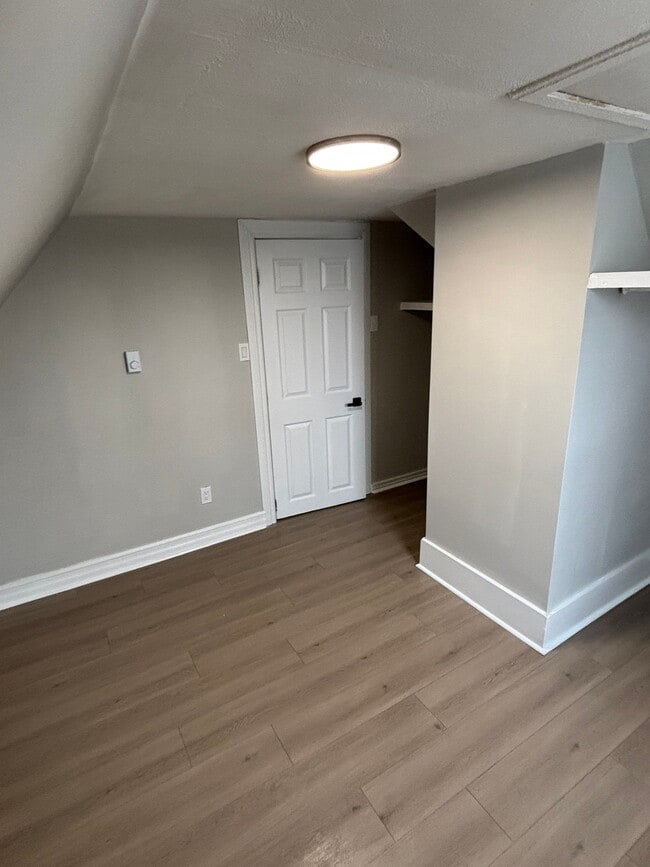 Building Photo - 36 Victoria St