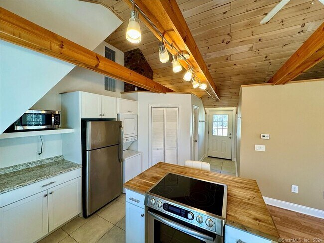 Building Photo - 114 Meadow Lark Ln
