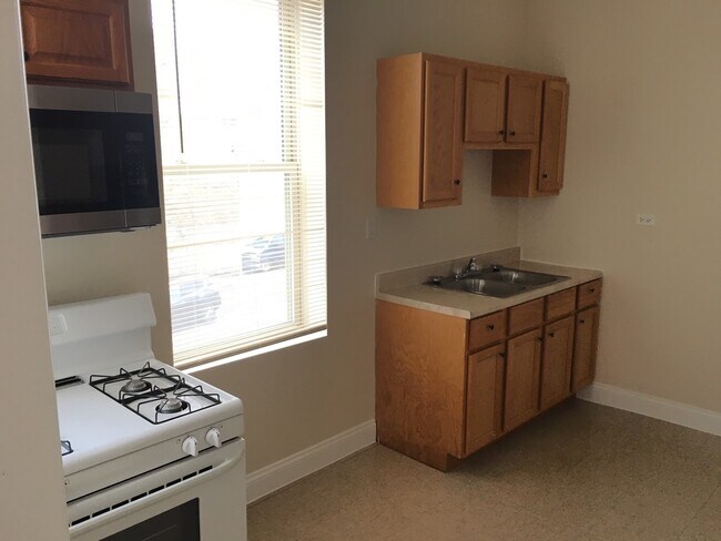 Foto del edificio - 1700 Sheridan Rd