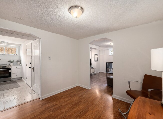 Foto del edificio - 3243 Kearney St