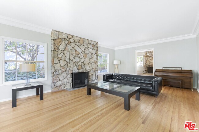 Building Photo - 5726 Spring Oak Dr