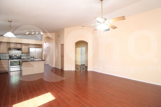 Foto del edificio - 3215 E Brookwood Ct