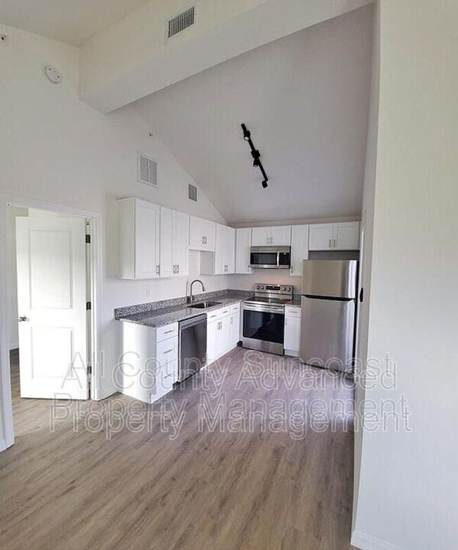 Building Photo - 1266 Jade Pl