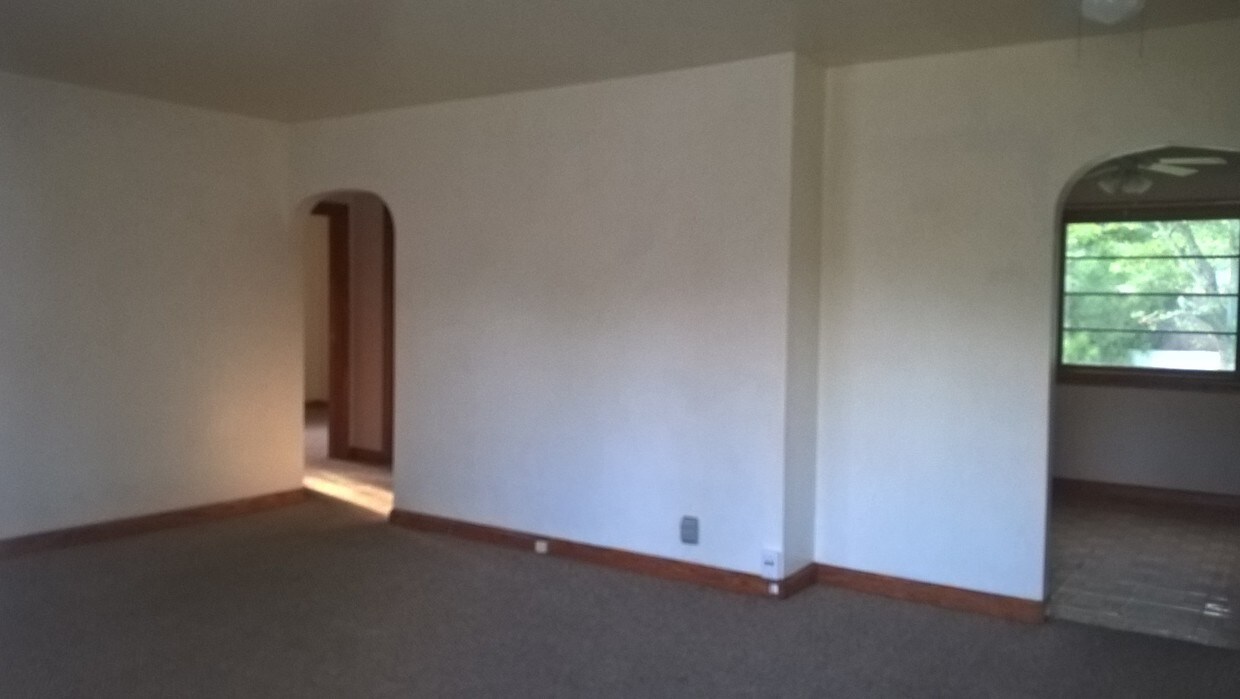 5517 Mount Washington Rd, Louisville, KY 40229 House Rental in