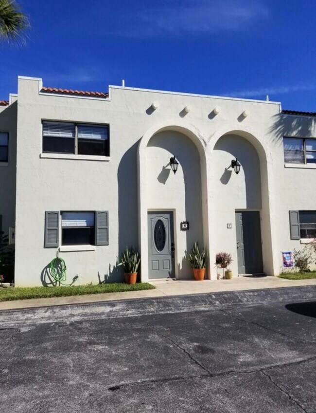 Building Photo - 65 Seton Trl