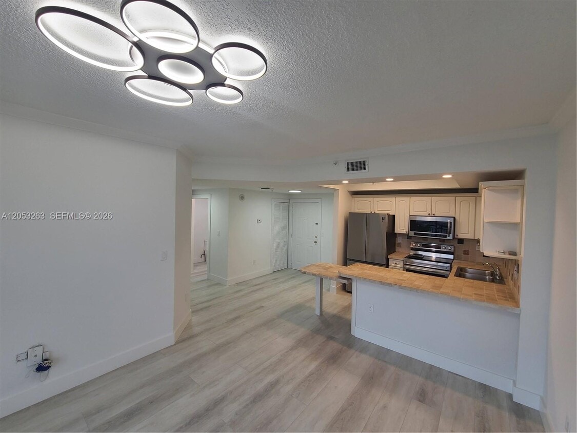 Foto del edificio - 3500 Coral Way