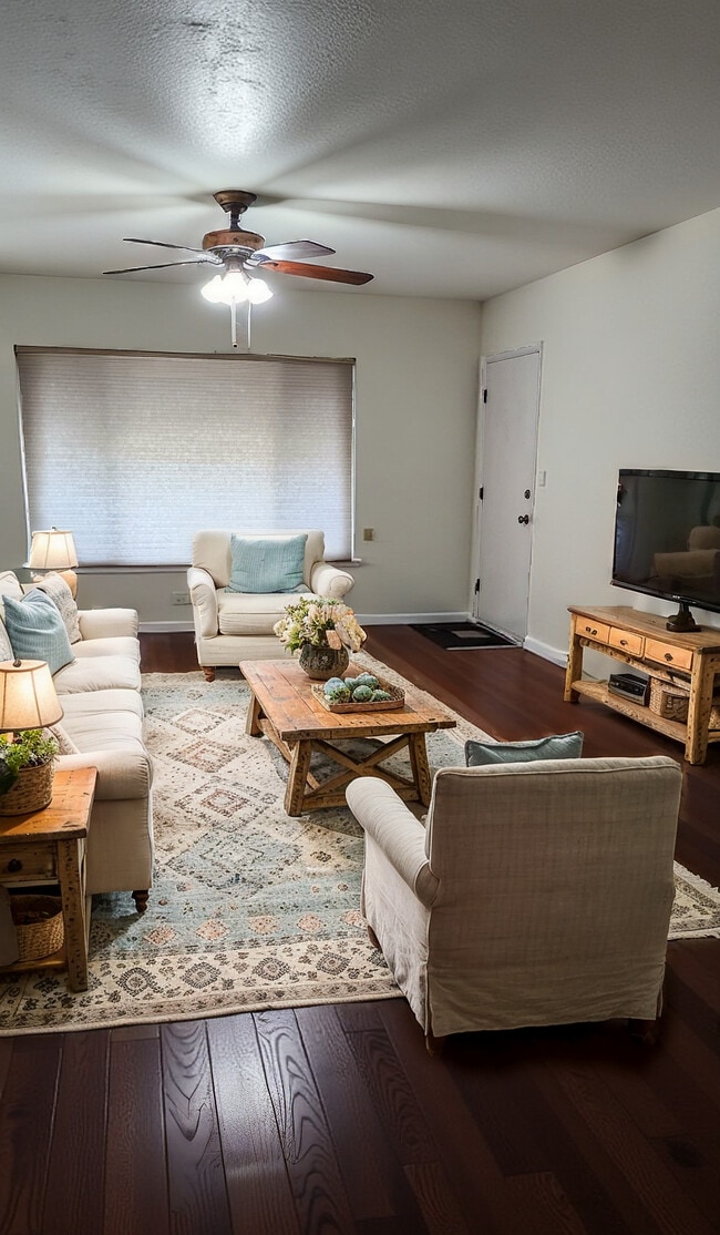 Building Photo - 1260 S Klein Ave