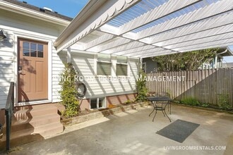 Building Photo - 4124 SE 11th Ave