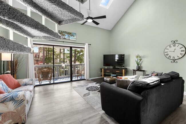 Foto del edificio - Free Utilities!! Seasonal Rental Available from Sept 10, 2025 through March 31, 2026