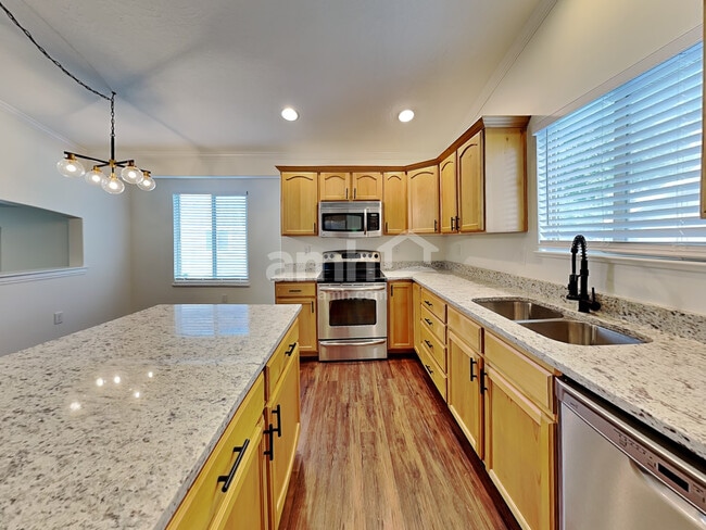 Foto del edificio - 4802 Addison Ave