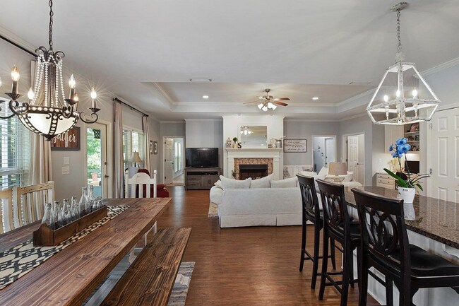 Foto del edificio - 115 Lilac Ln