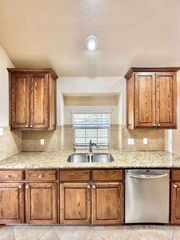 Foto del edificio - 5617 Spirit Lake Dr