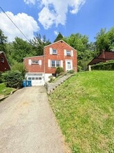Building Photo - 209 Briarwood Dr