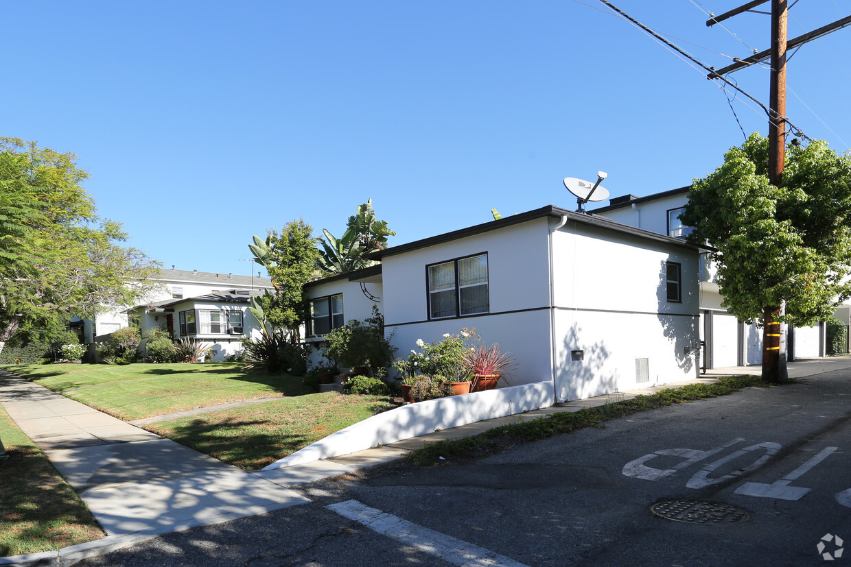 Building Photo - 801 Harvard St