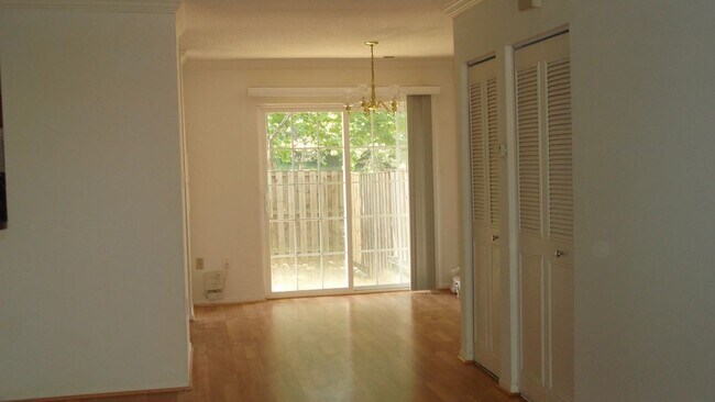 Building Photo - 44 Stoney Point Ct