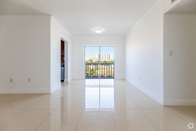 Foto del interior - Gables Corinthian Plaza
