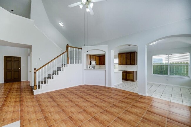 Building Photo - 20910 Meadowhill Dr
