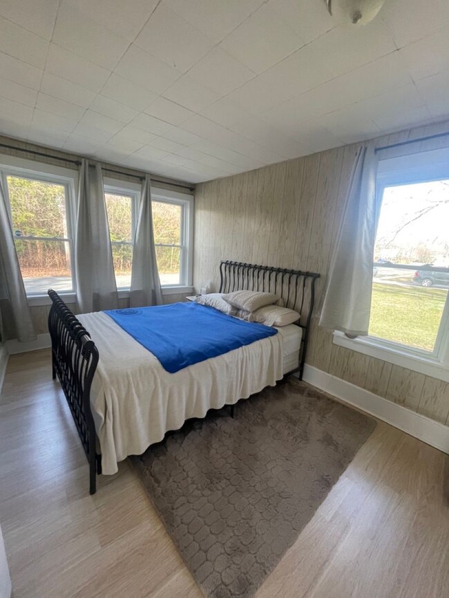 Building Photo - Charming 2 Bedroom/1 Bathroom House in Nor...