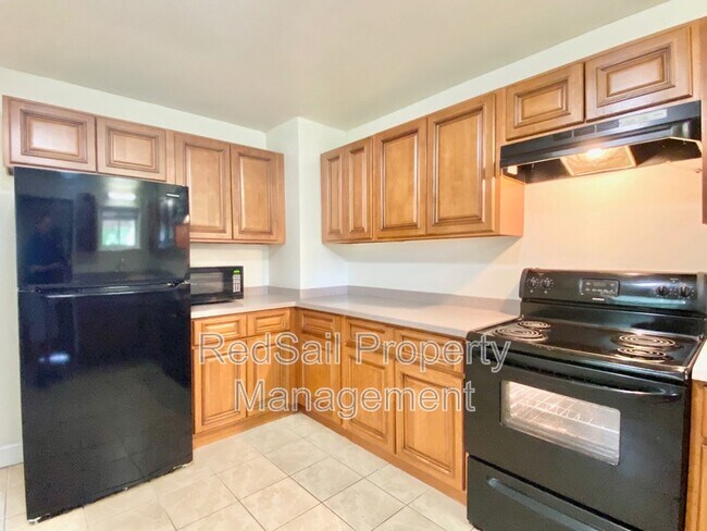 Building Photo - 409 W 38th St