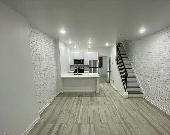 Building Photo - 2531 N Dover St