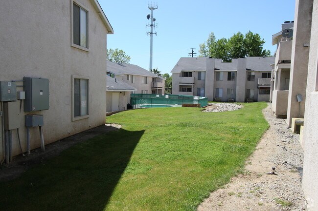 Foto del edificio - Creekside Apartments