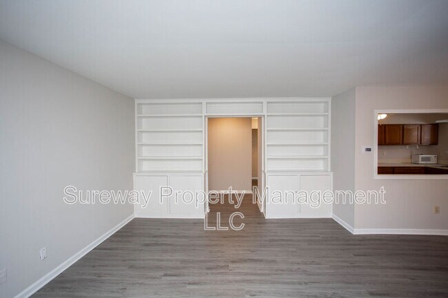 Building Photo - 171 Echelon Rd