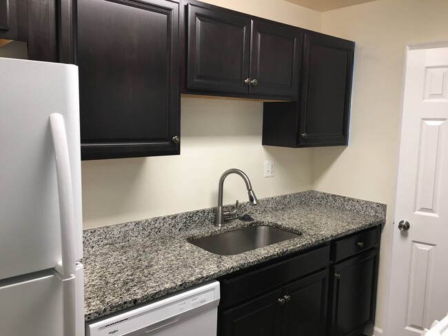 Building Photo - 7701 Arehart Dr